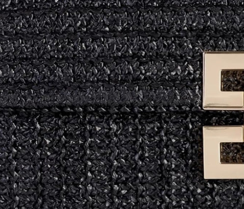 Seasonal Essential Envelope Purse with Chain