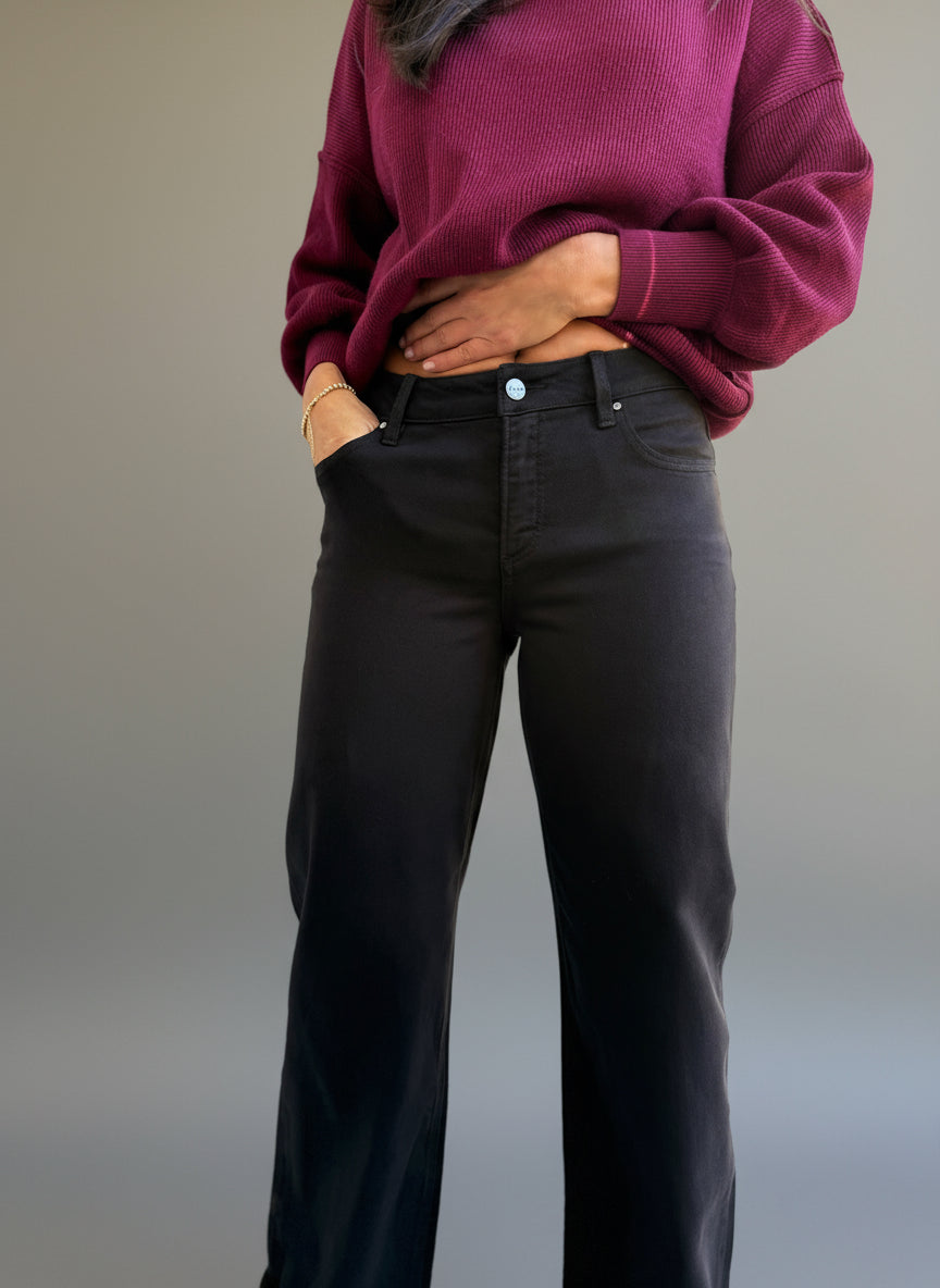 The Weekender Jean - Black