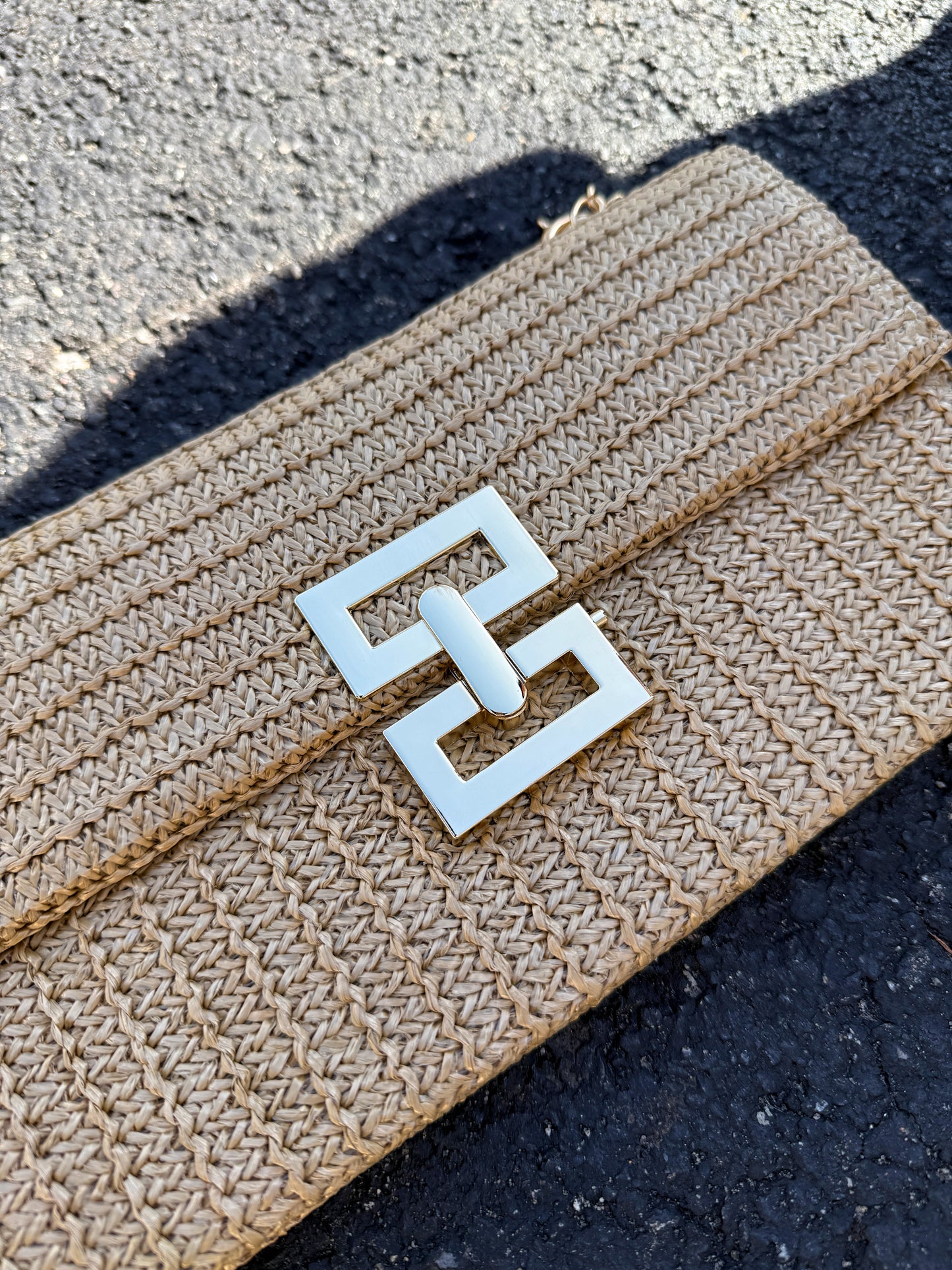 Seasonal Essential Envelope Purse with Chain