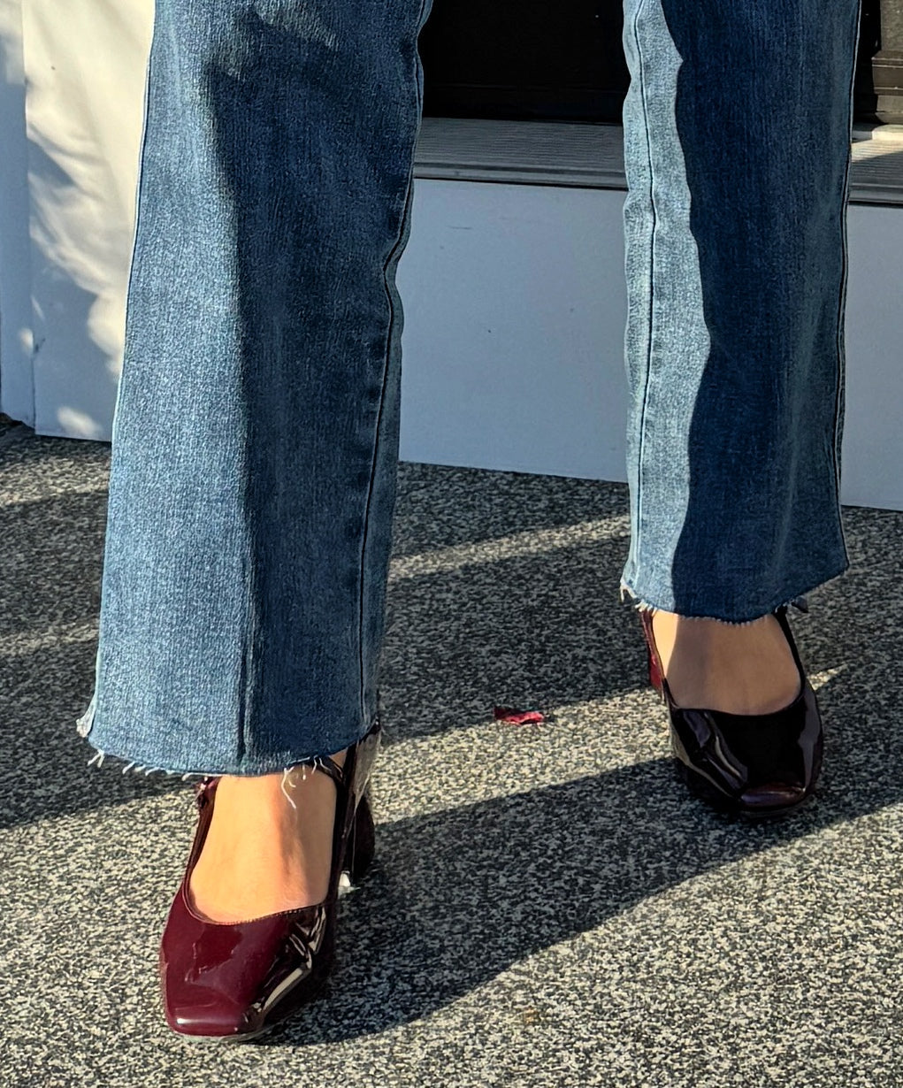 Sculpt & Style Mid-rise Straight Jeans